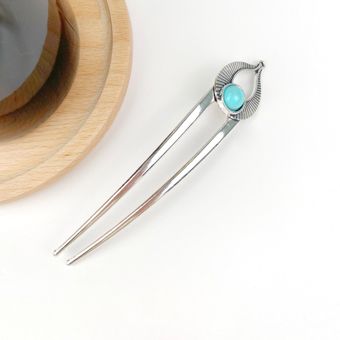 U-shaped vintage metal hairpin