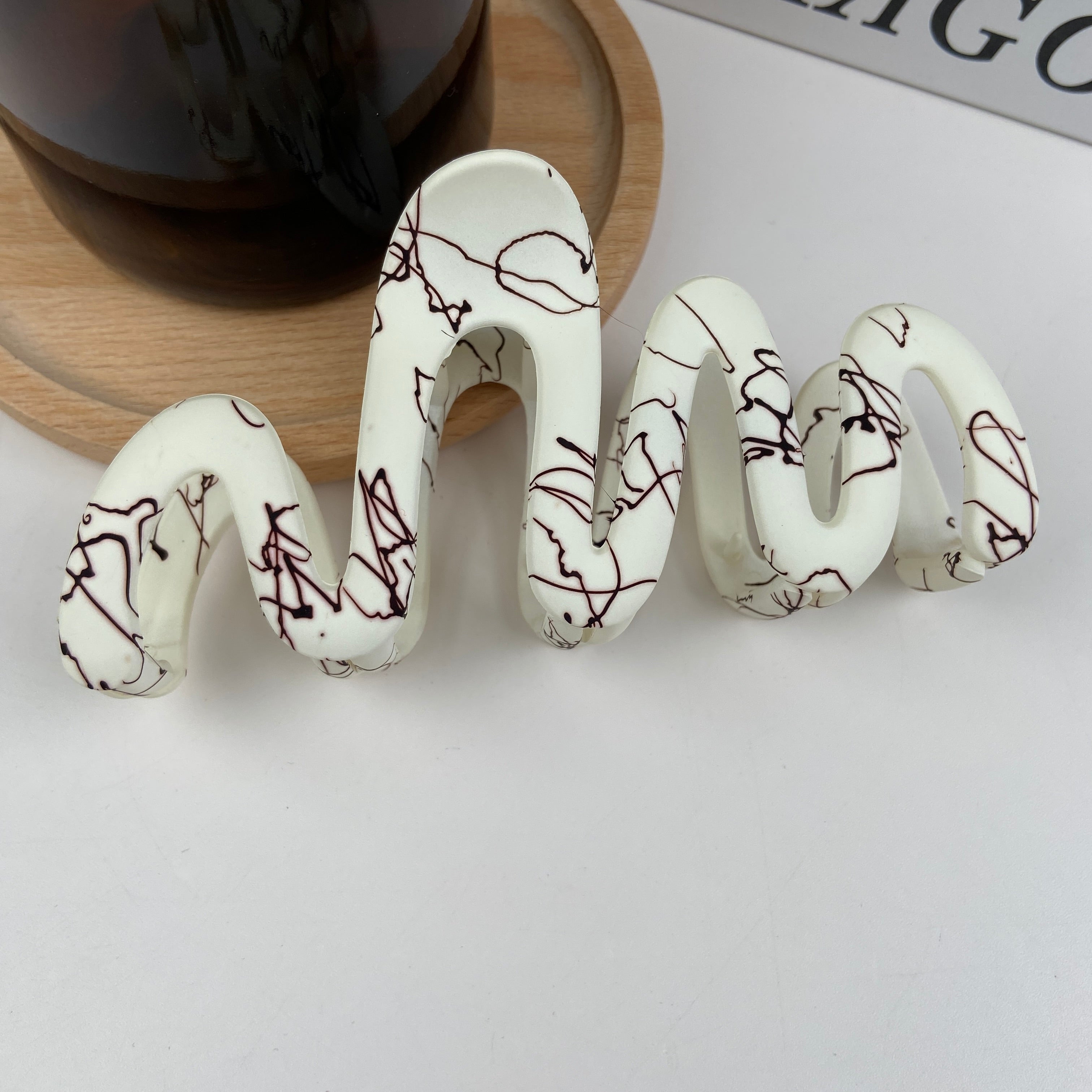 Wavy colored hair clips fashionable hair claws