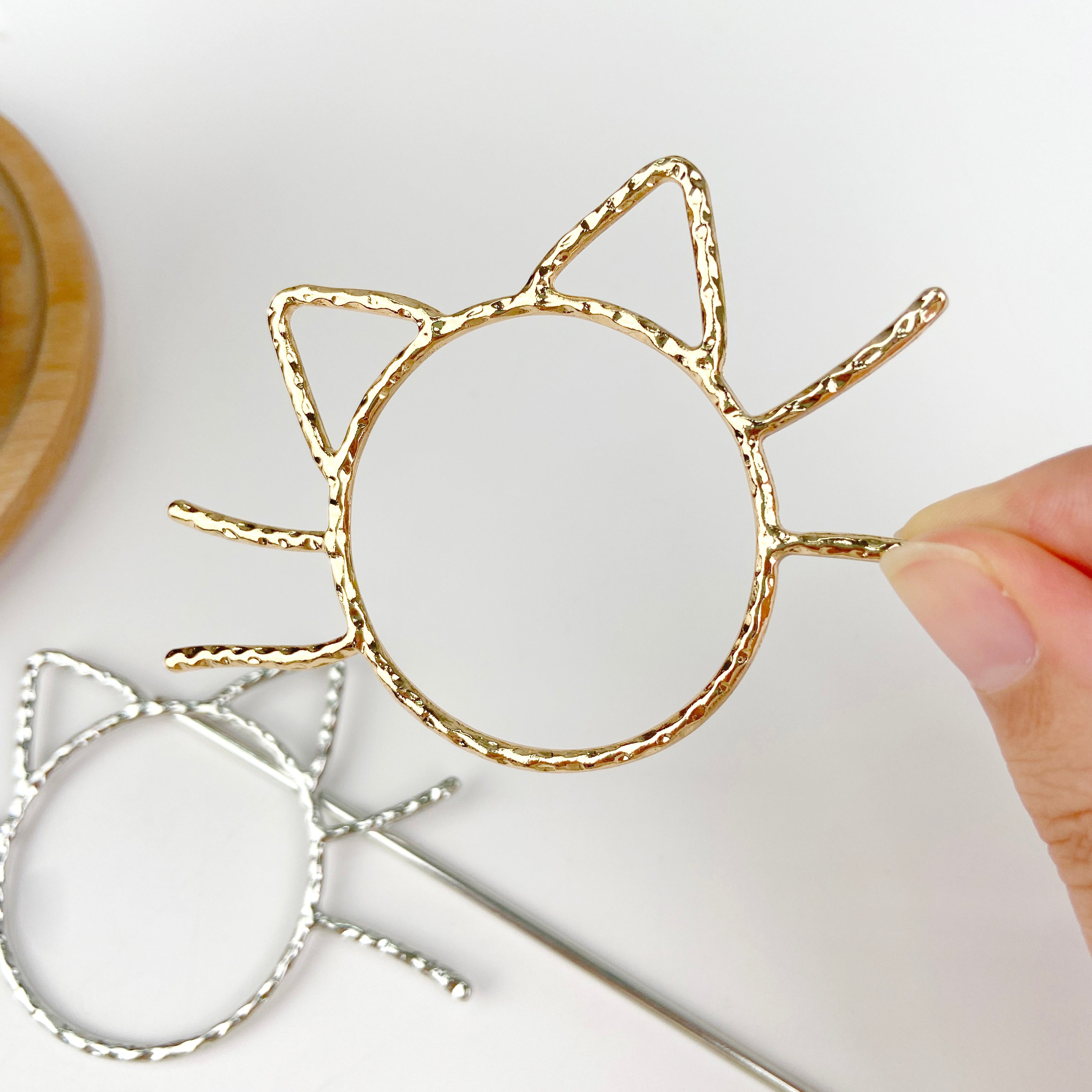 Hollow cat metal hairpin