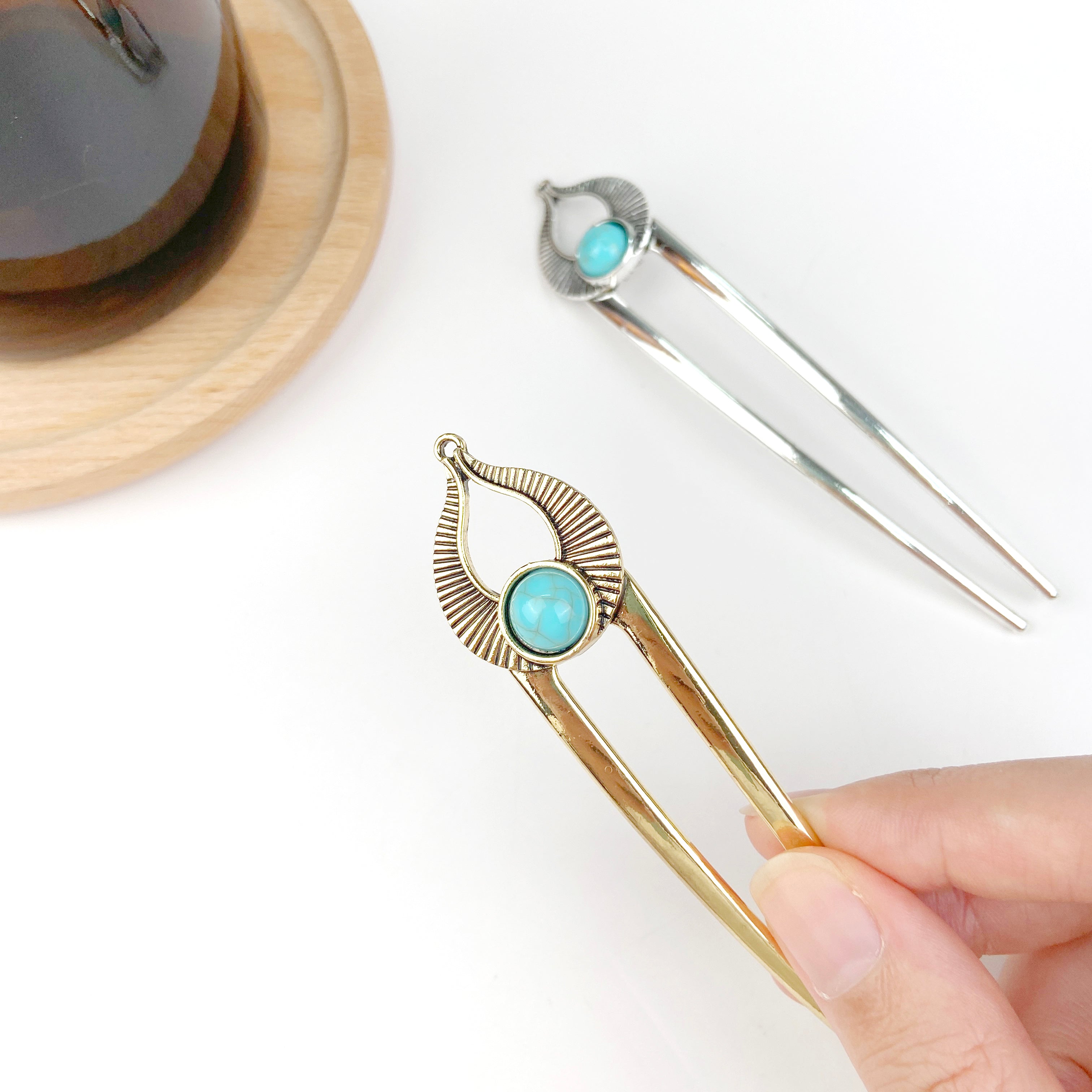 U-shaped vintage metal hairpin
