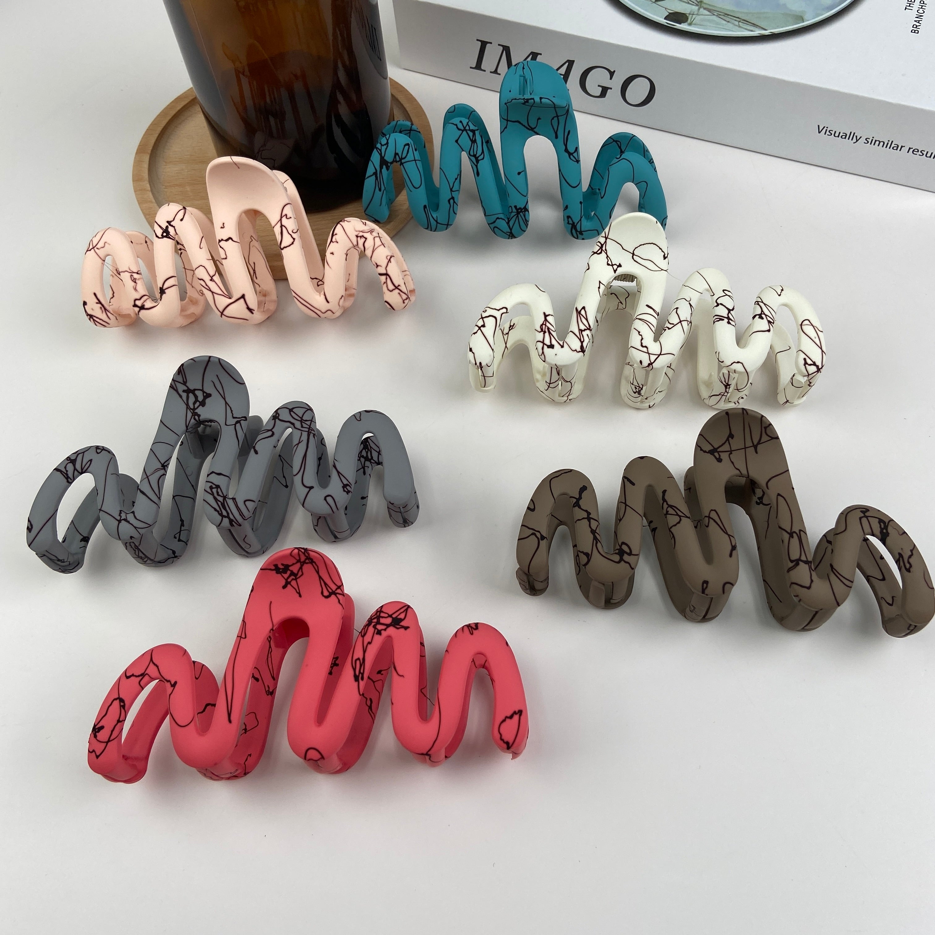 Wavy colored hair clips fashionable hair claws