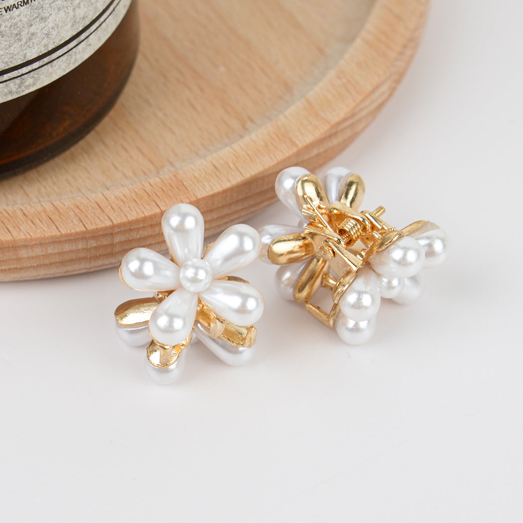 Retro Five Petal Flower Daisy Pearl Small Jaw Clip
