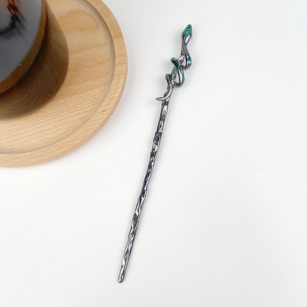 Green-eyed snake metal hairpin
