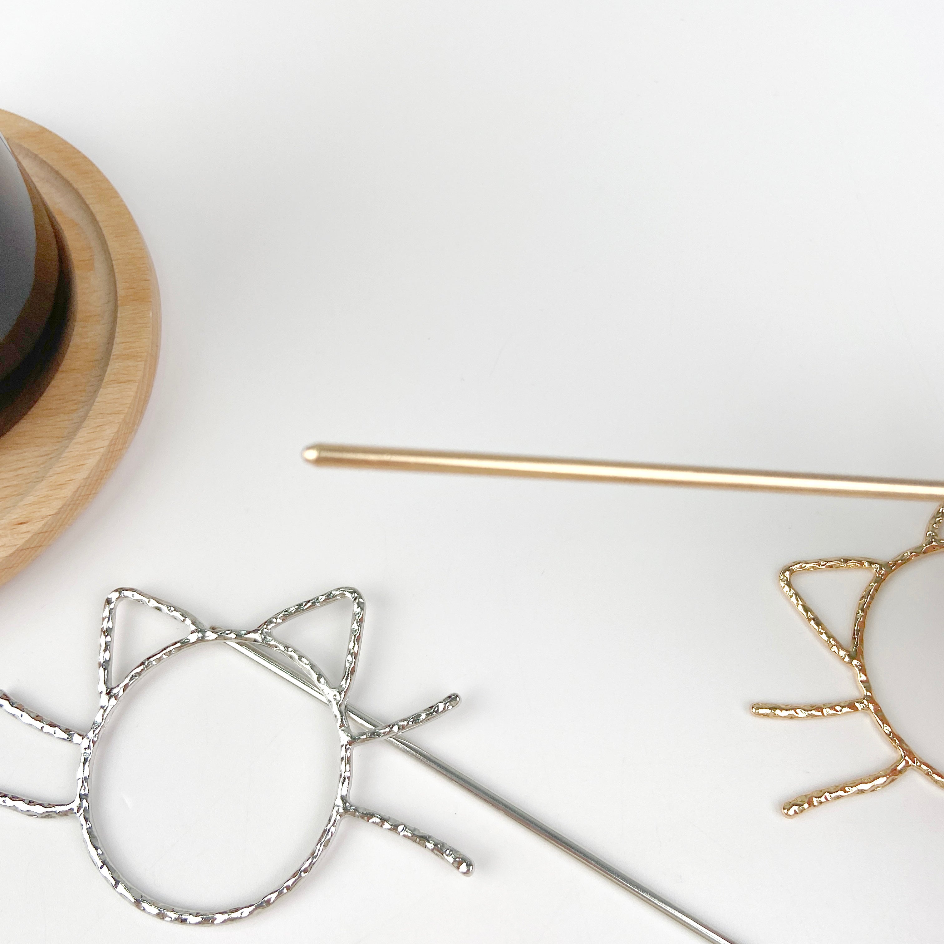 Hollow cat metal hairpin