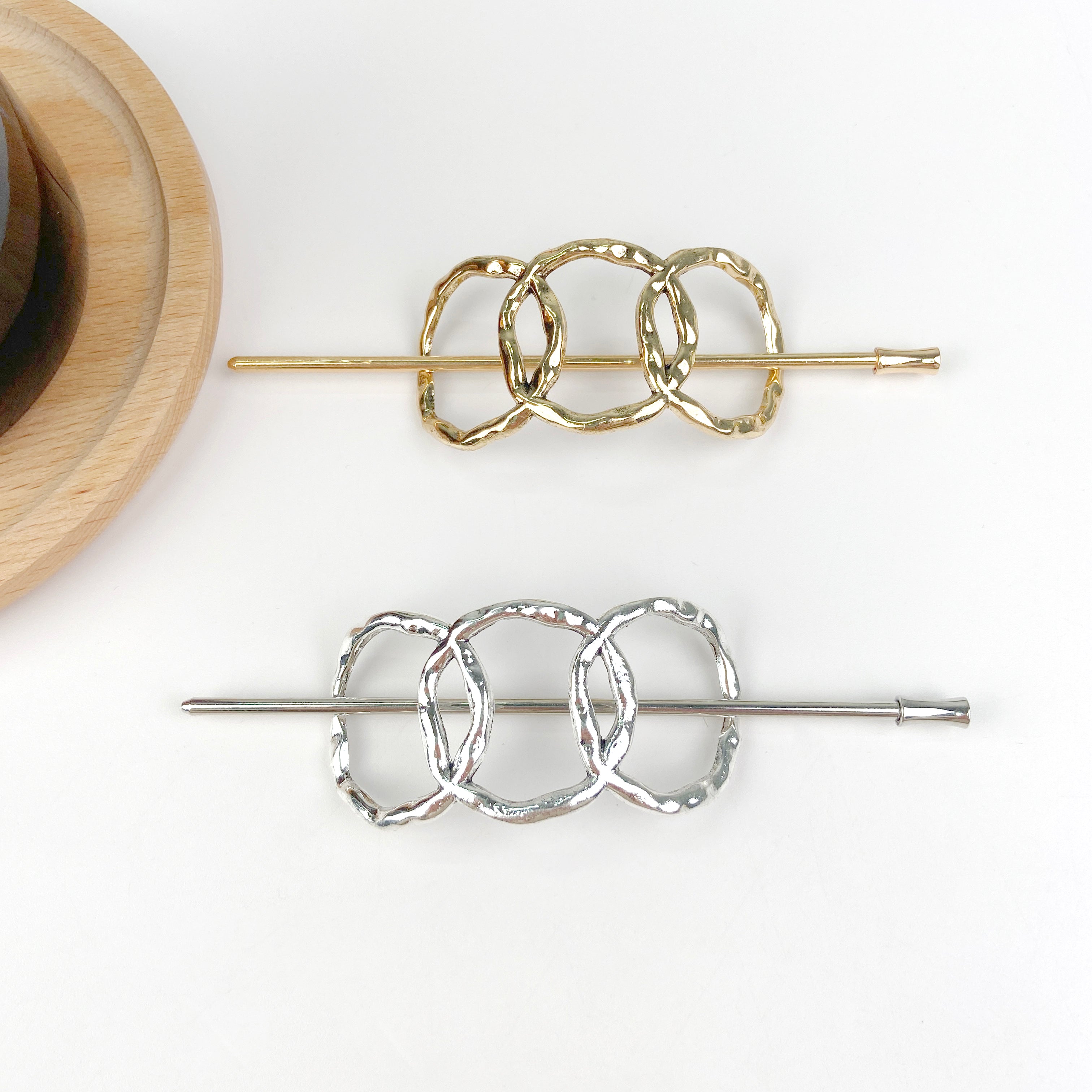 Three-ring vintage metal hairpin