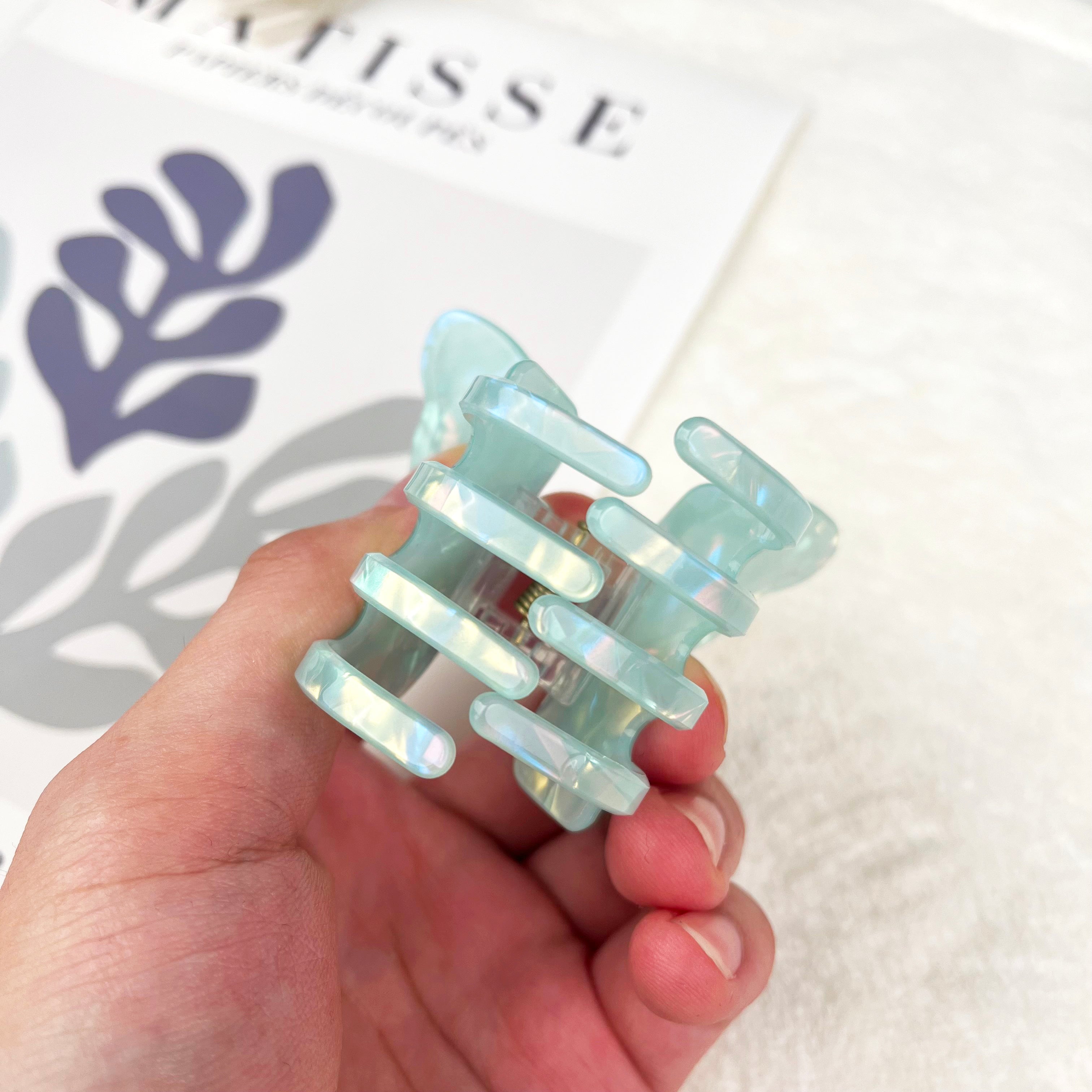 Exquisite simple butterfly hair claw clip