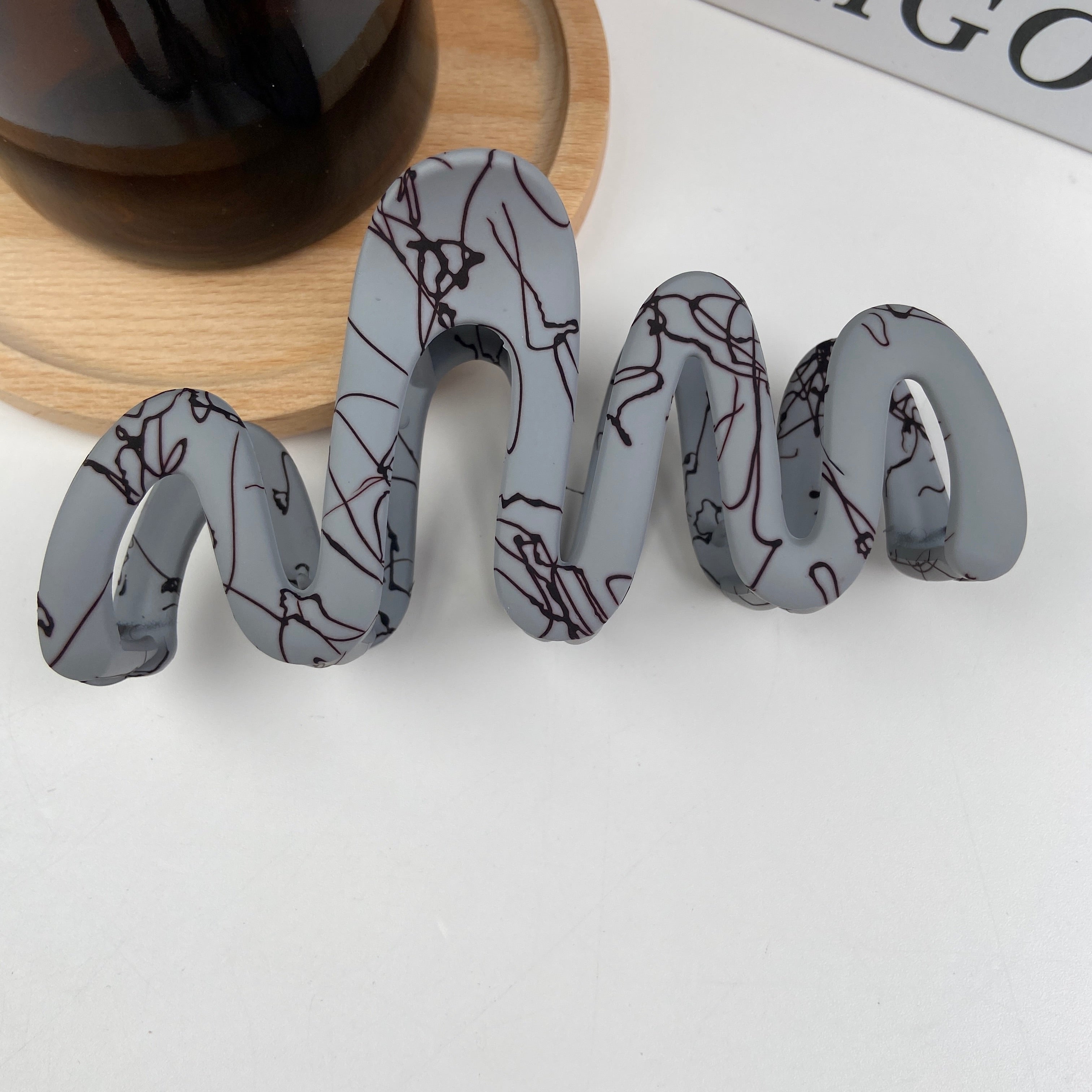 Wavy colored hair clips fashionable hair claws