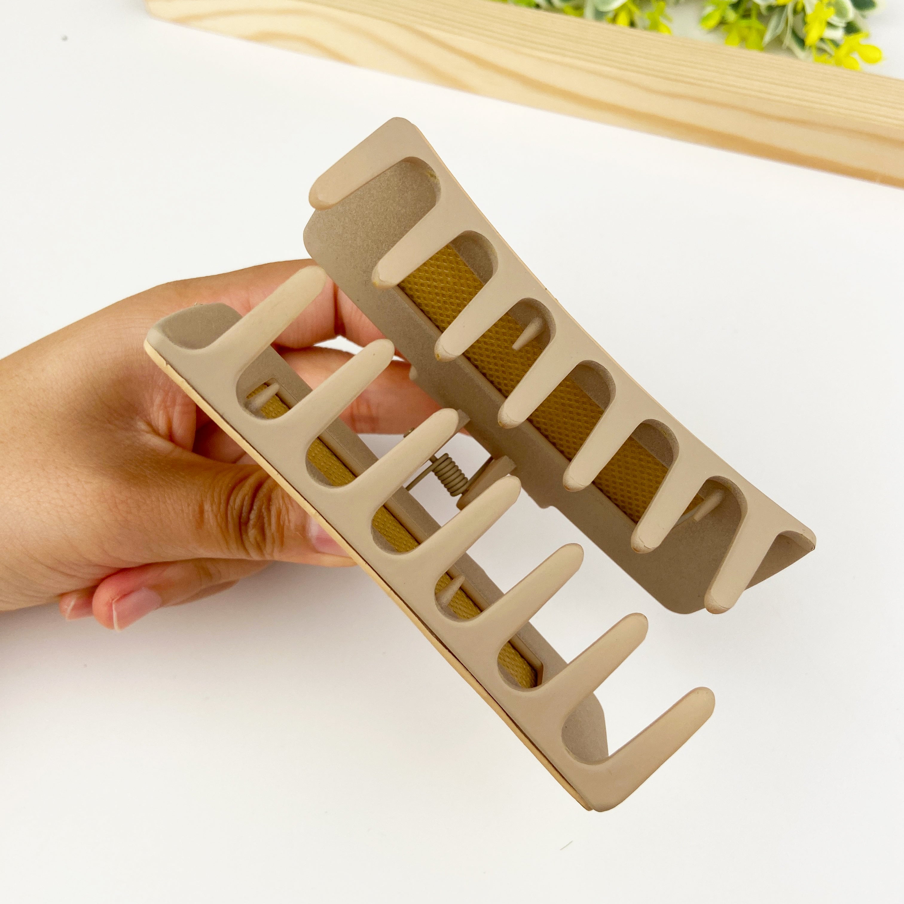 Retro PU simple hair clip for women