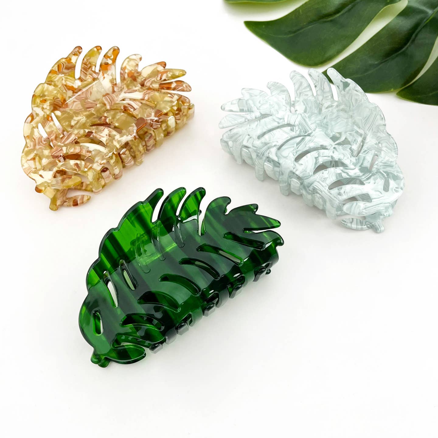 Leaves Grip PVC Updo Shark Clip