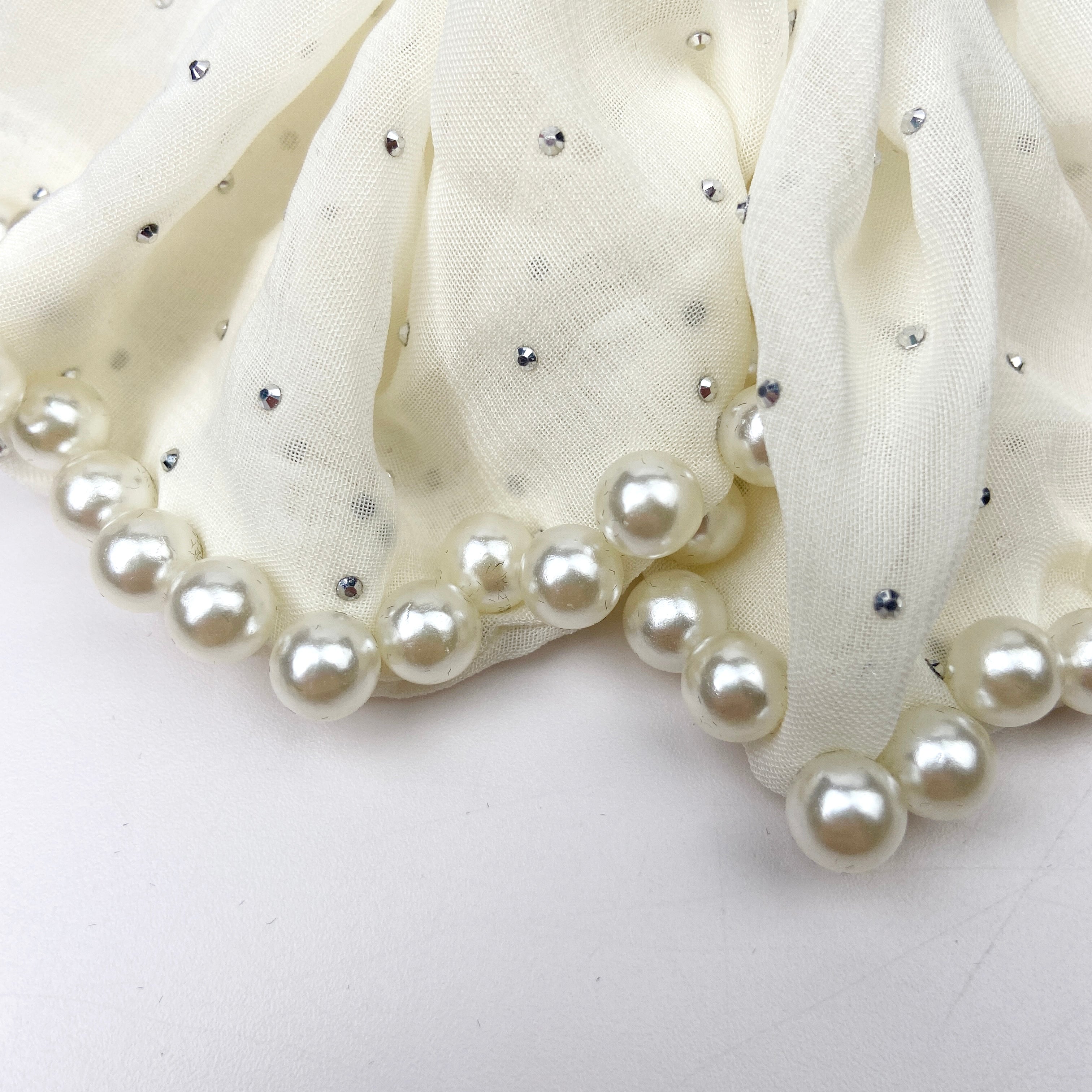 Soft Gypsophila Pearl Hair Tie