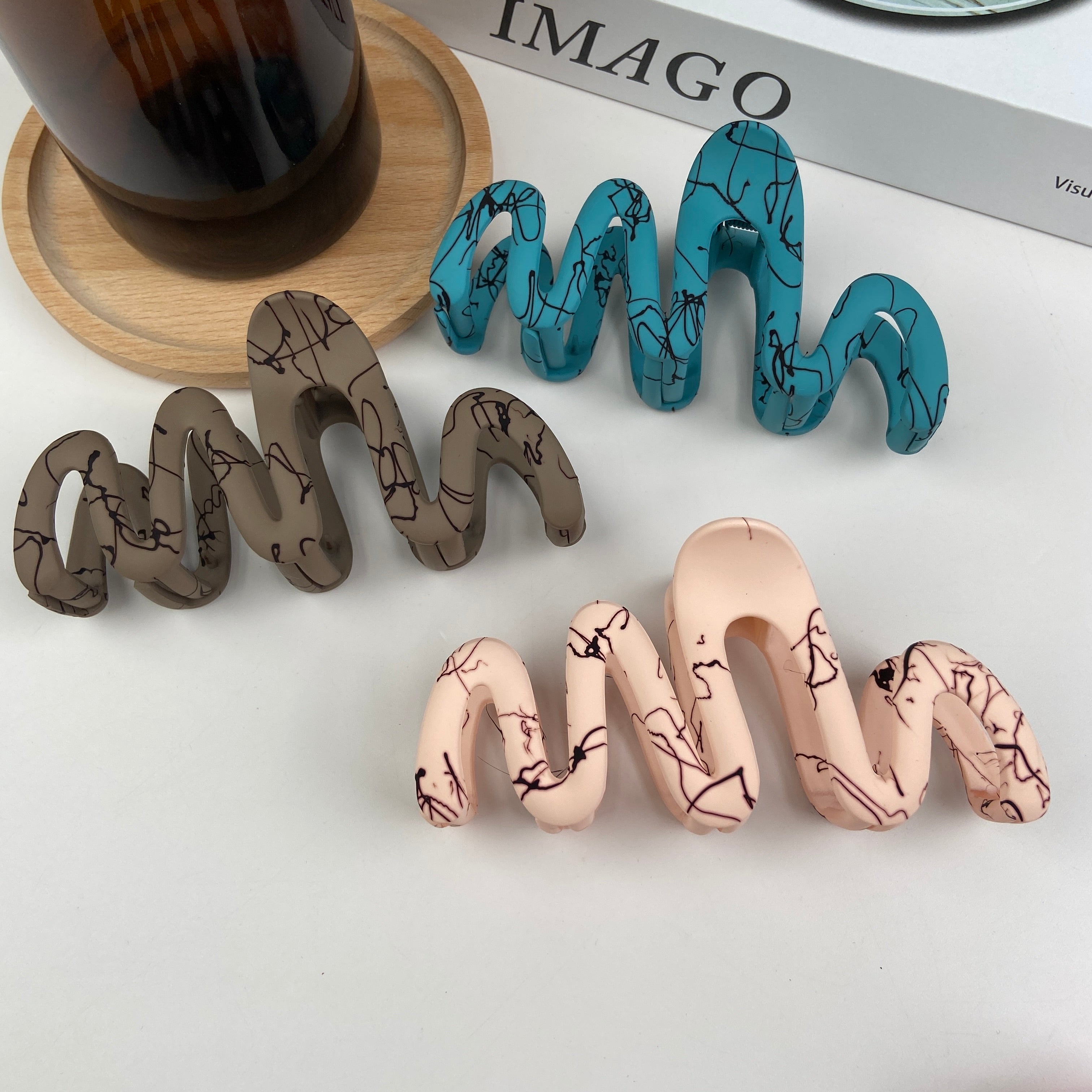 Wavy colored hair clips fashionable hair claws