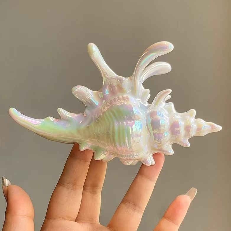 Conch Grip Holiday Beach Style Shark Clip