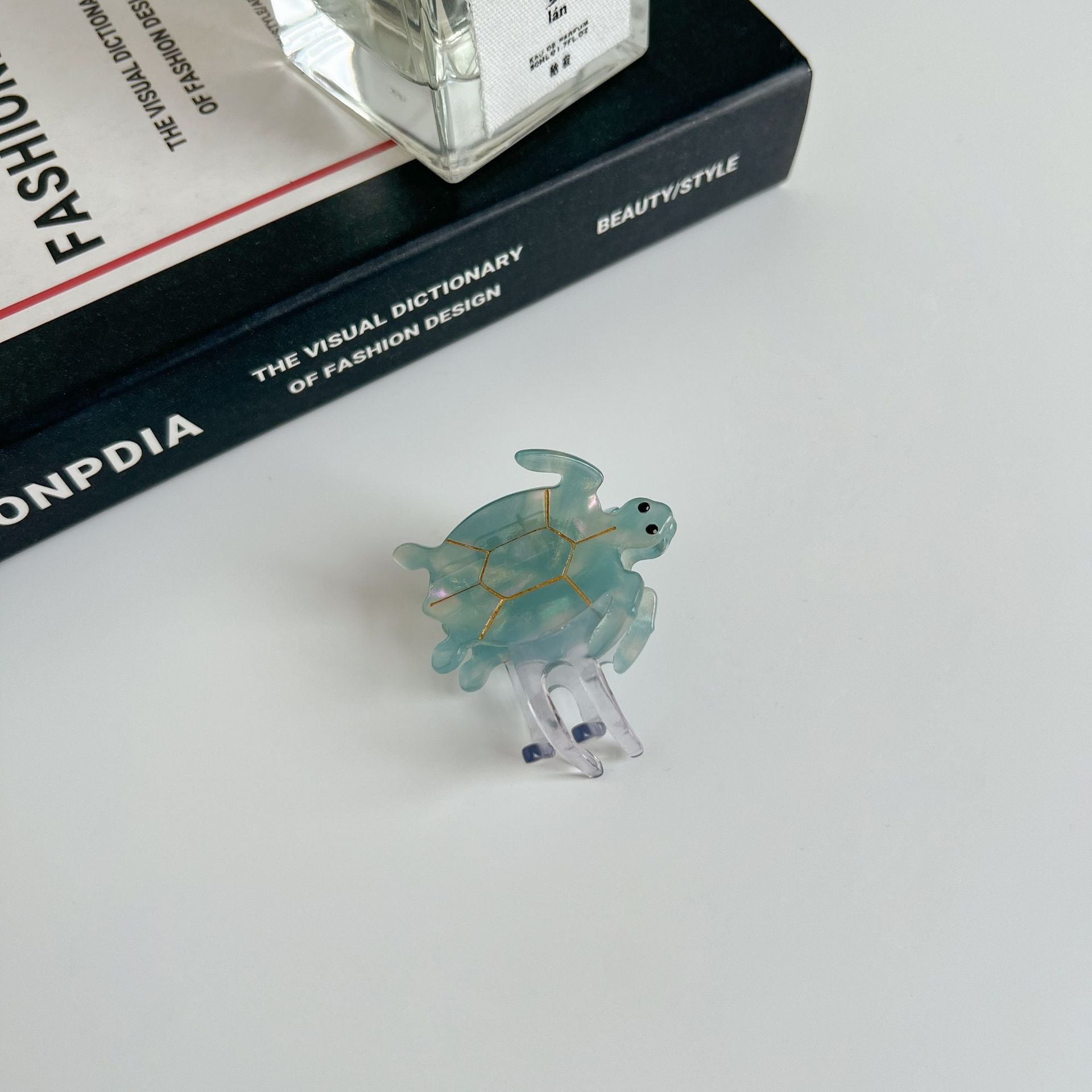 Turtle Acetic Acid Grip Updo Shark Clip