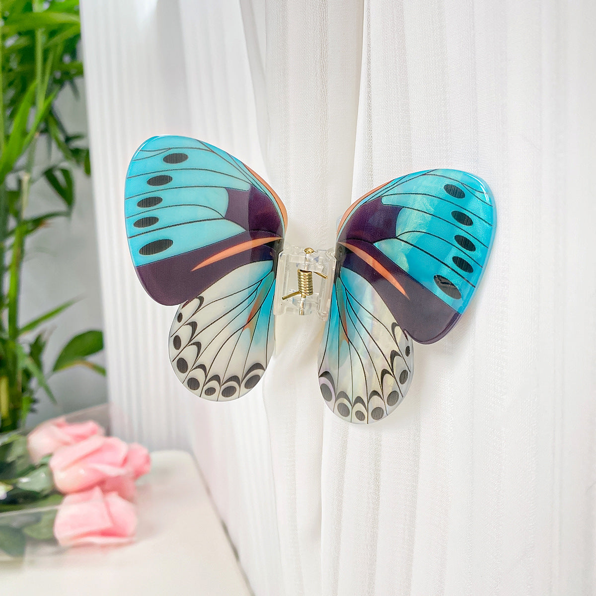 Butterfly Grip Updo Shark Clip