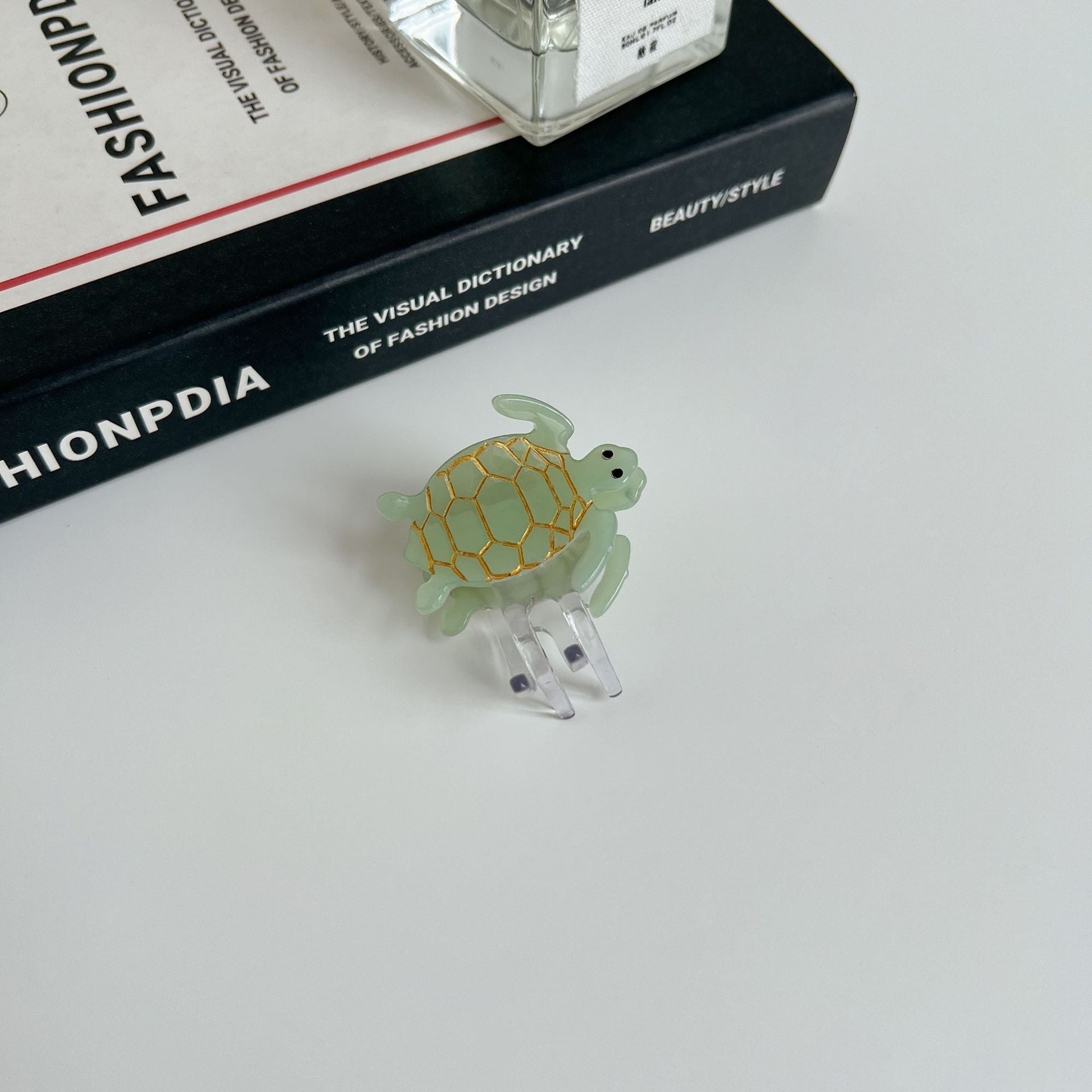 Turtle Acetic Acid Grip Updo Shark Clip