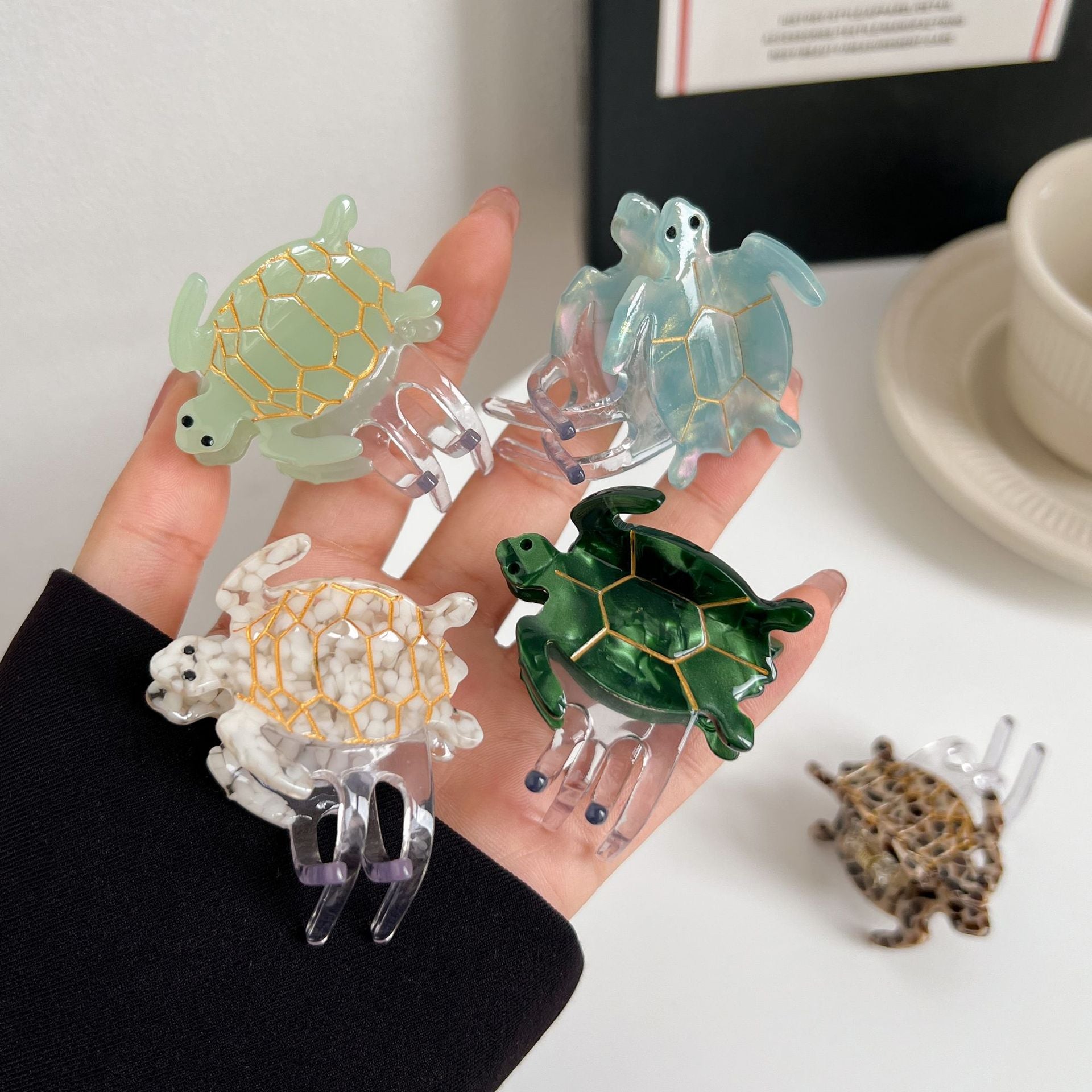 Turtle Acetic Acid Grip Updo Shark Clip