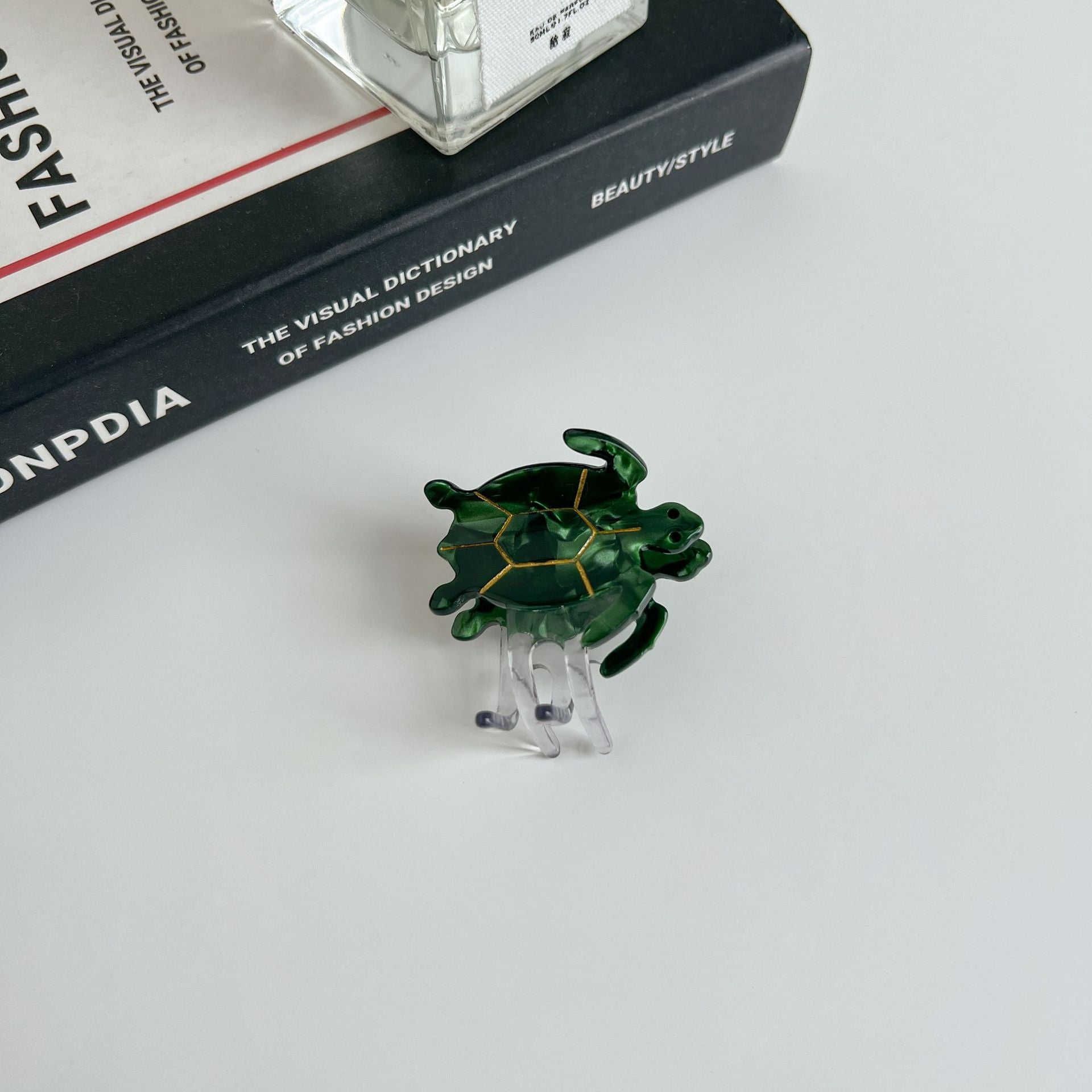 Turtle Acetic Acid Grip Updo Shark Clip