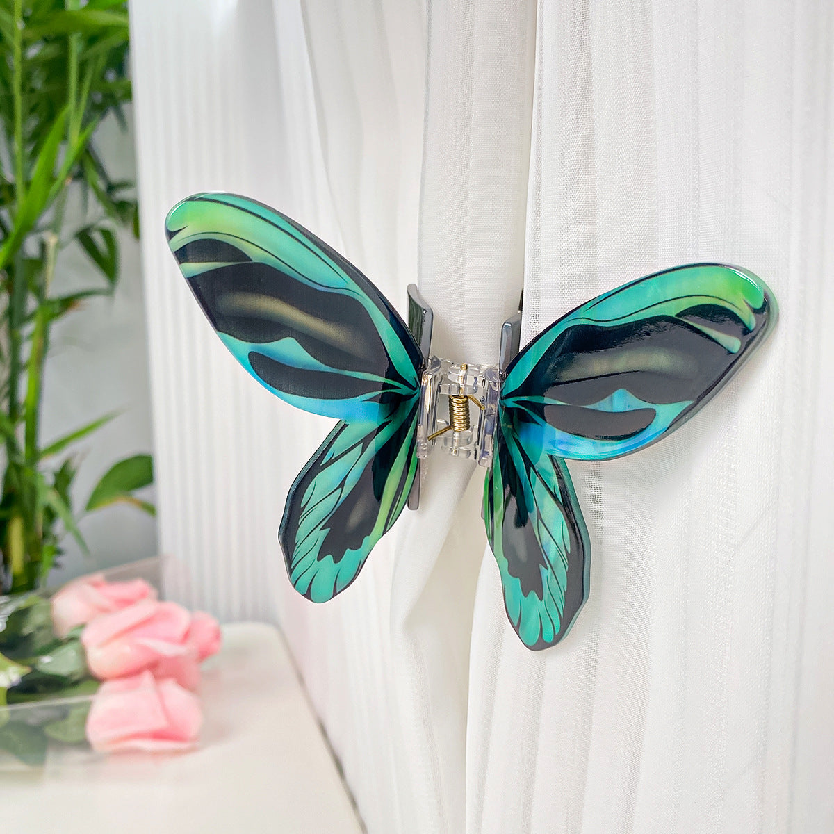 Butterfly Grip Updo Shark Clip