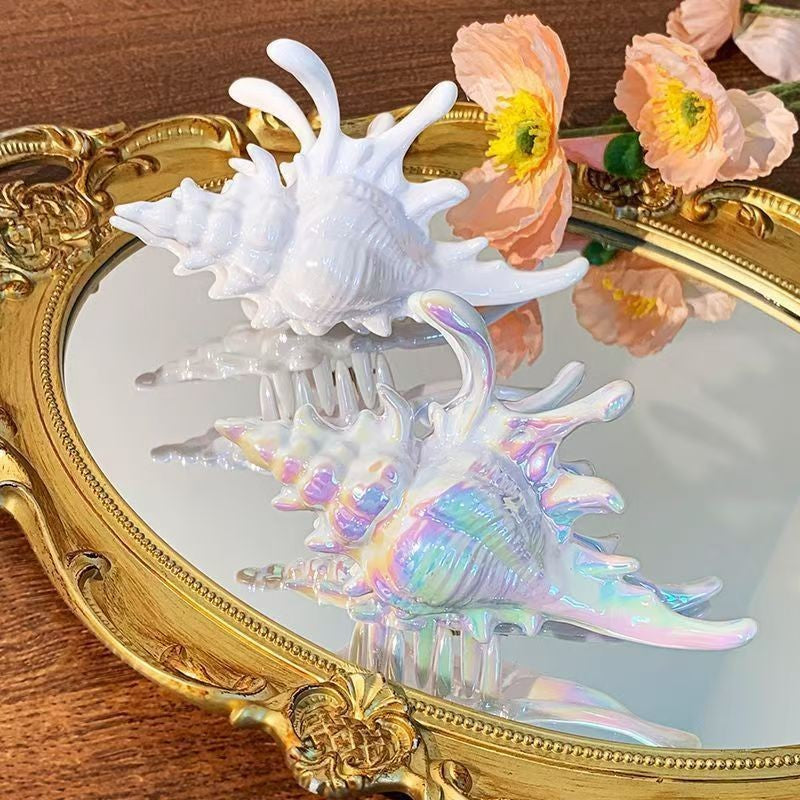 Conch Grip Holiday Beach Style Shark Clip