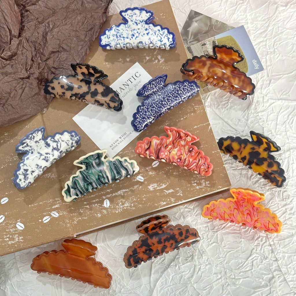 Blue-and-White Porcelain Style Claw Clip — Tie-Dye Speckled Pattern, Ideal for Updos