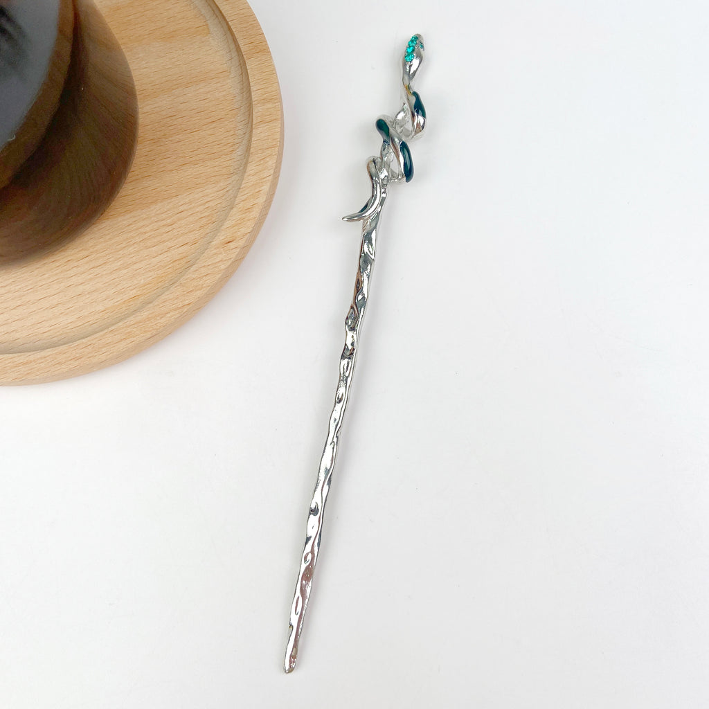 Green-eyed snake metal hairpin