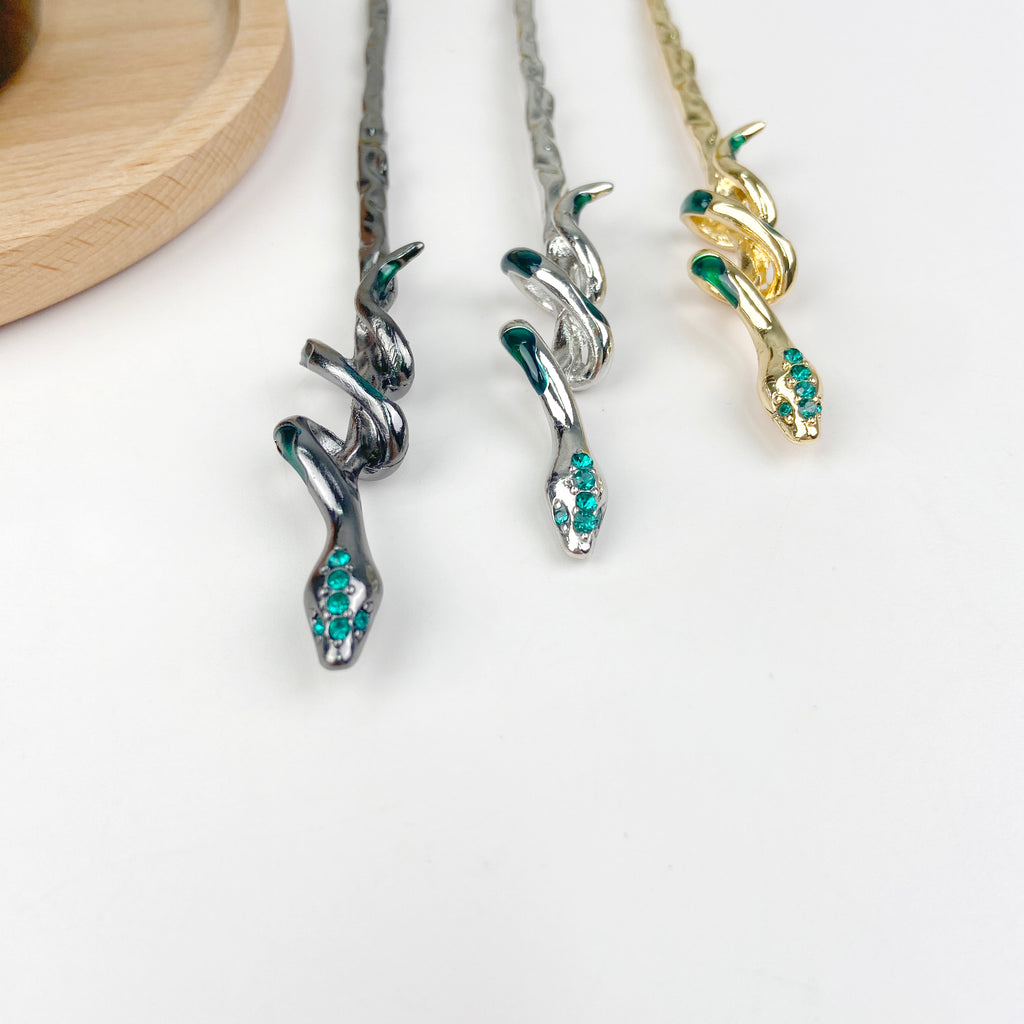 Green-eyed snake metal hairpin