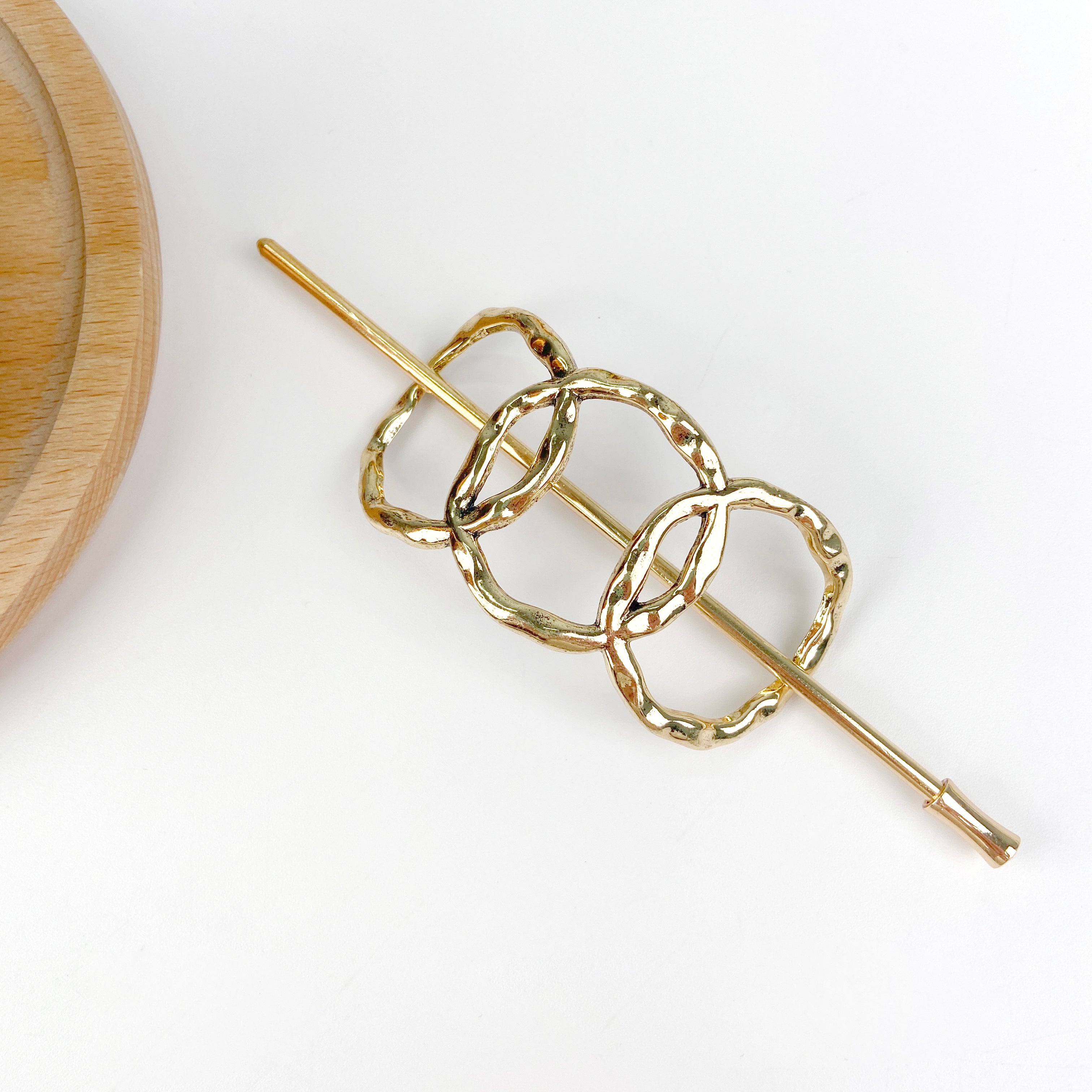 Three-ring vintage metal hairpin
