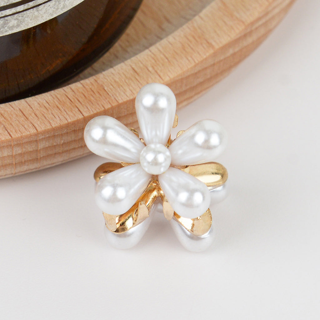 Retro Five Petal Flower Daisy Pearl Small Jaw Clip