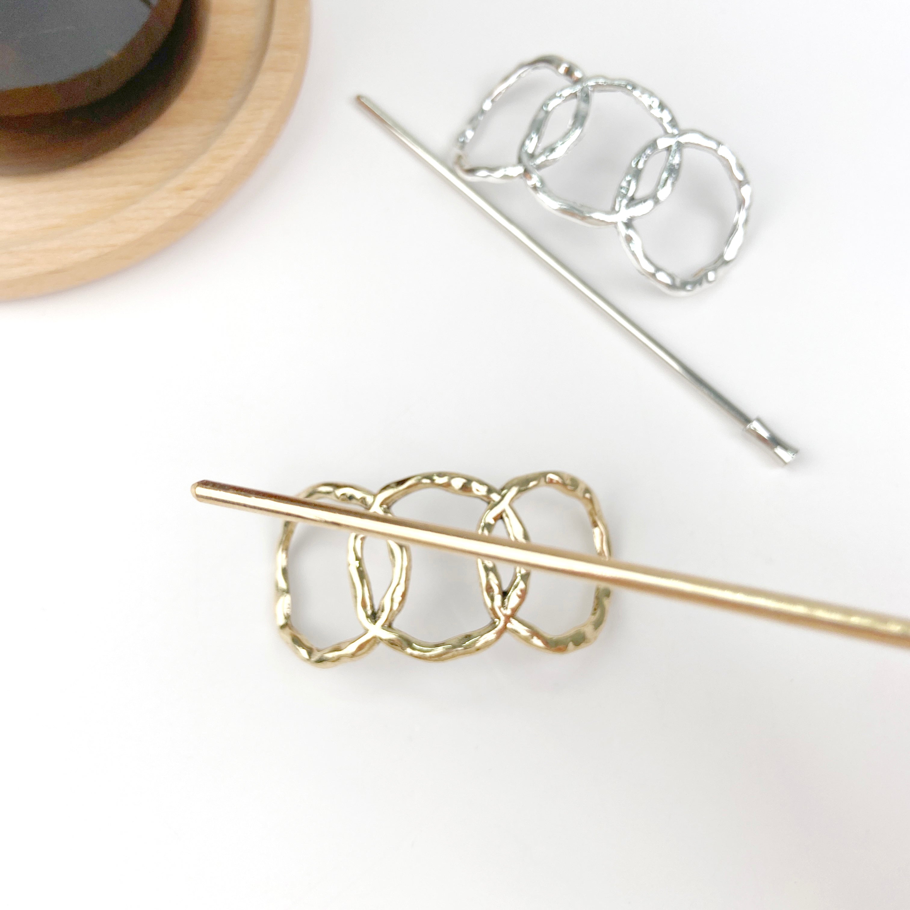 Three-ring vintage metal hairpin