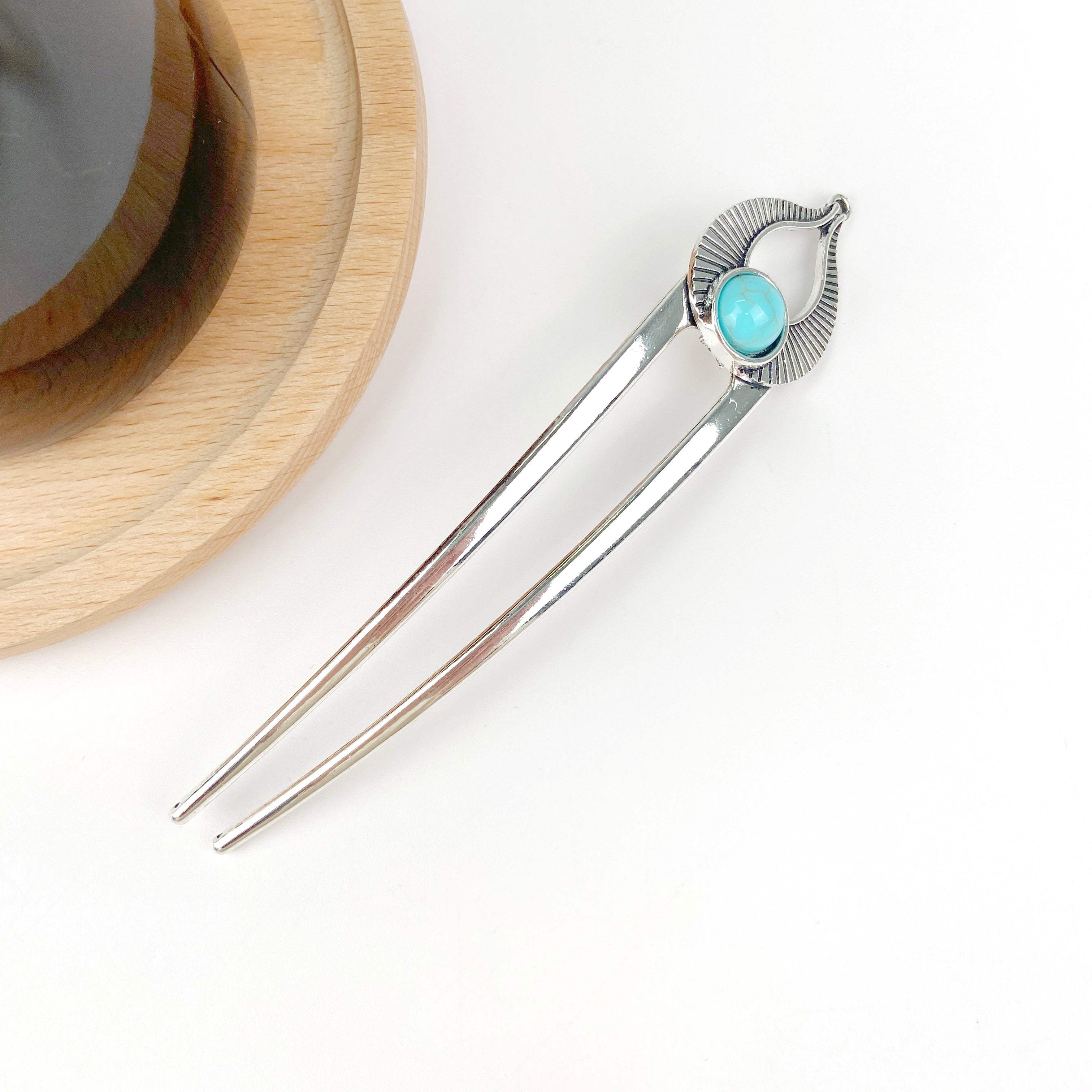 U-shaped vintage metal hairpin