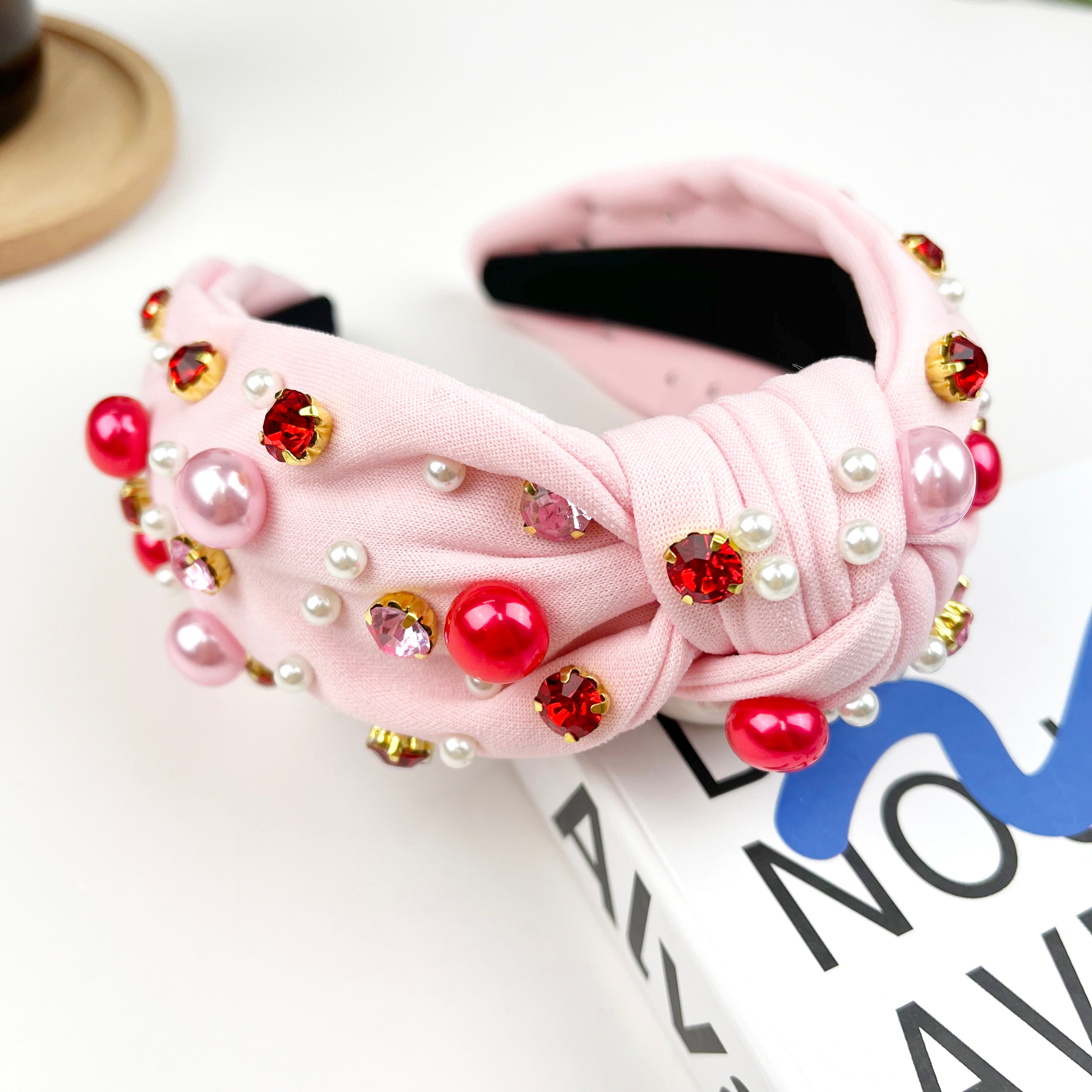 Diamantbesetztes Stirnband zum Valentinstag mit Perlen 
